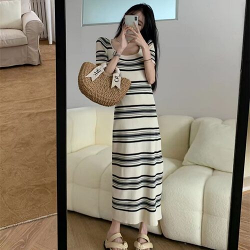 港味方领连衣裙女夏季休闲海边度假条纹长裙法式收腰复古气质裙子