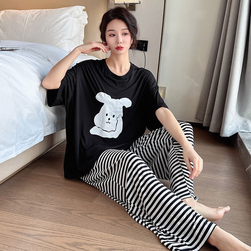 雅芷欣秀女莫代尔加肥加大家居服