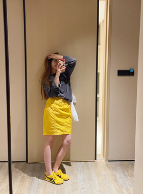 KOGIRL夏季新款韩系博主款时髦户外休闲光泽半身裙爽滑舒适中裙女