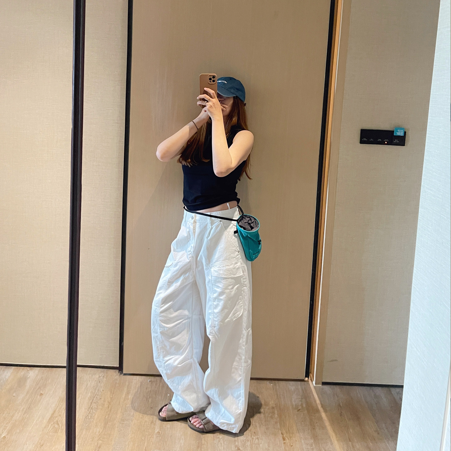 KOGIRL夏季韩系简约工装大口袋高腰压褶直筒休闲舒适松弛白长裤女
