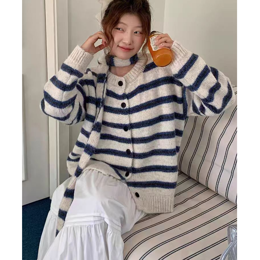 【书婷专享】La Vague 慵懒条纹拼接宽松针织开衫（带围脖）
