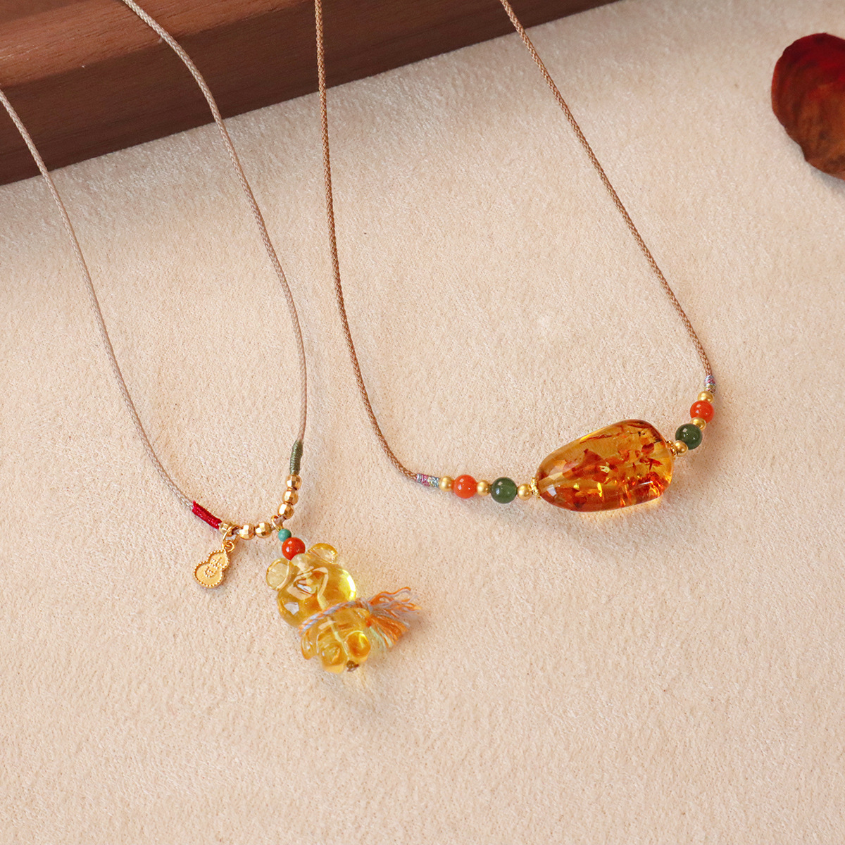 进口原创手工编织天然蜜蜡项链小熊高级感清新可爱小众男女款吊坠