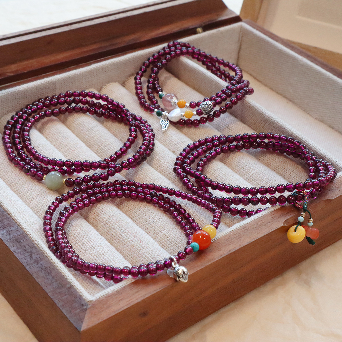 进口高品质天然紫牙乌石榴石手链女士小珠子纯银蜜蜡和田玉手串高