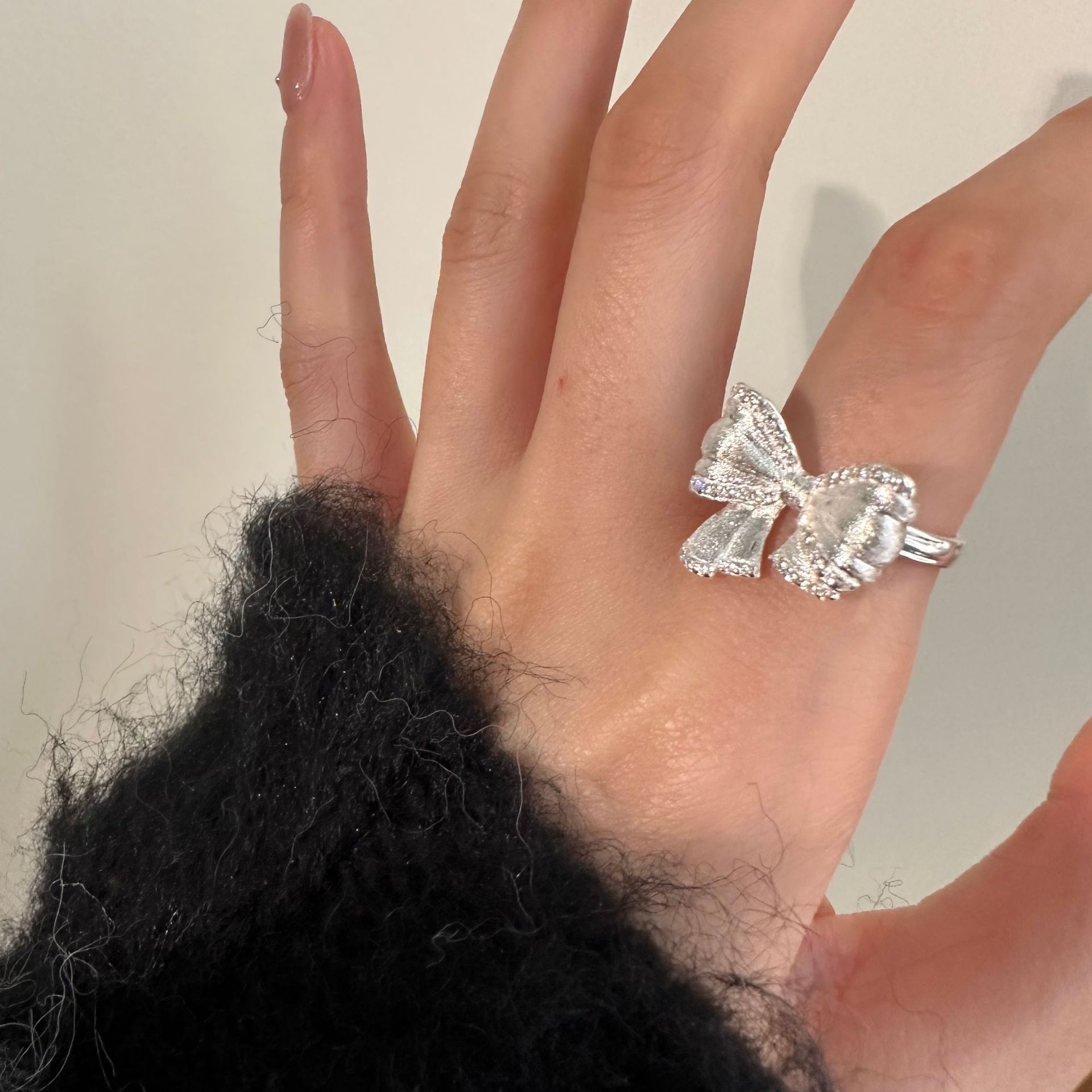 美汝仙 s925纯银蝴蝶结磨砂戒指女简约亮银色精致甜美个性开口