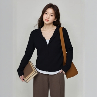 新款 上衣2026春季 独特漂亮假两件黑白撞色绝美T恤女 巨好看 大码