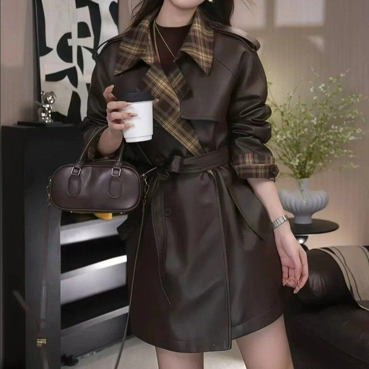 秋季气质皮风衣 实体拿货撞色格纹翻领双排扣 pu 皮衣女外套