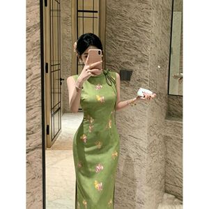 2026年夏复古新中式绿色显白改良旗袍连衣裙女无袖收腰印花长裙子