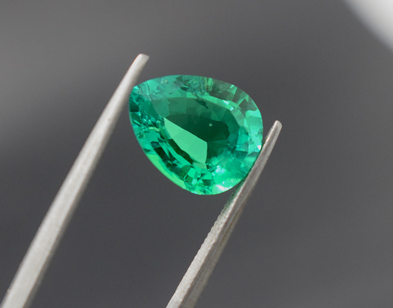 哥伦比亚再生祖母绿 水热法培育祖母绿 水滴 10x12mm 4.02ct 超美