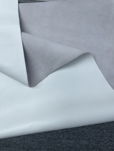 H810厚度1.4mm进口头层米白色小荔枝纹牛皮手感微软13.3平方英尺