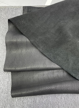 H632厚度2.0mm进口头层 黑色全粒面压花牛皮 手感适中 18平方英尺