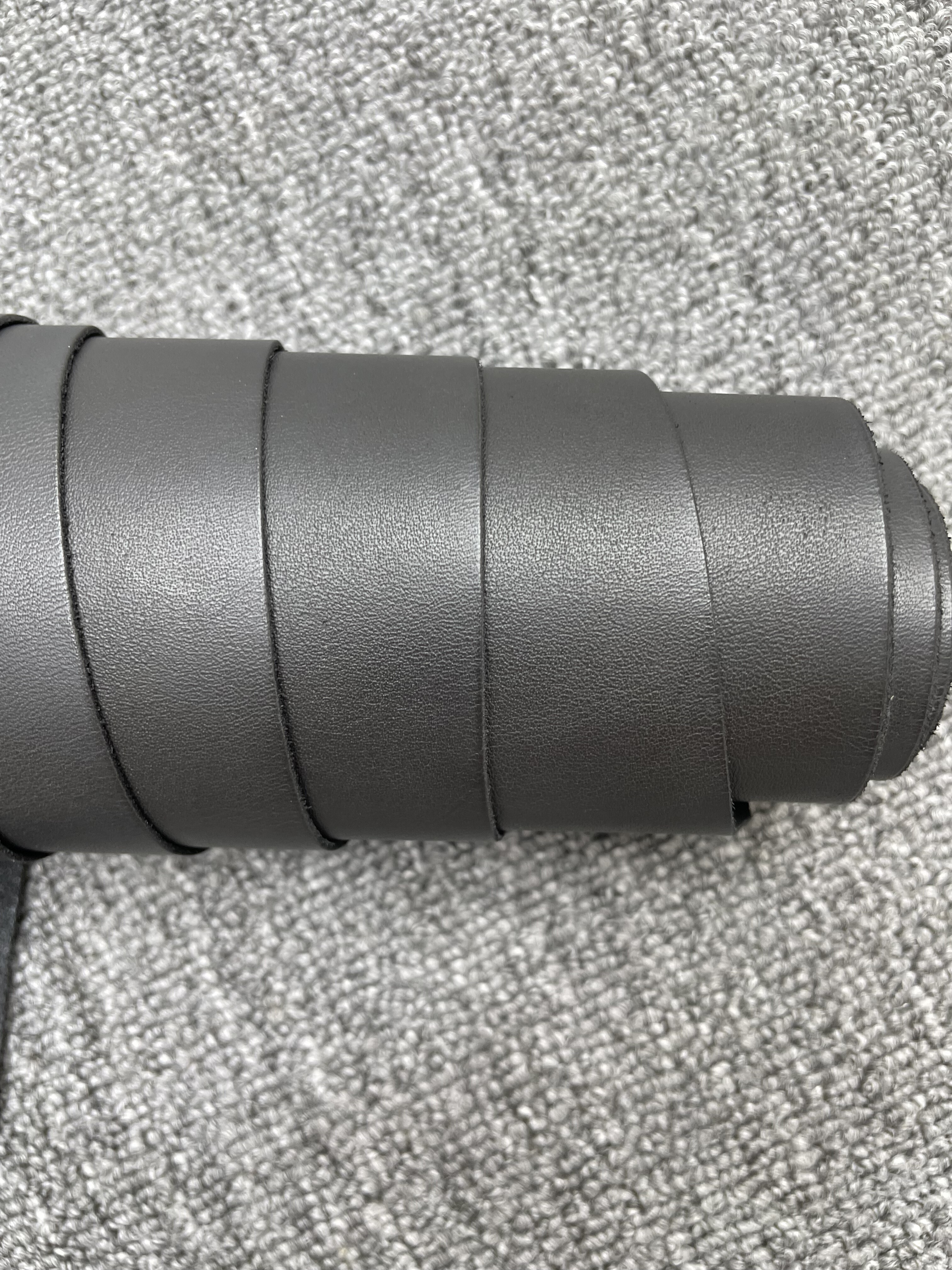 E637进口头层深灰色擦蜡牛皮 手感微挺 厚度1.4mm