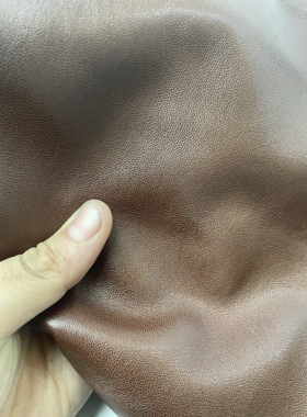 E572进口头层棕色+红色全面粒纹羊皮厚度0.9～1.7mm手感柔软