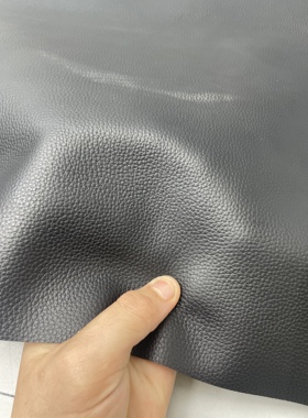 E1105进口头层黑色荔枝纹牛皮手感微挺厚度1.5mm