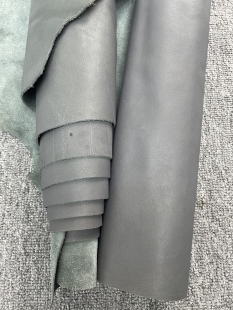 K39厚度1.3mm进口头层深灰色全粒面油皮手感微软