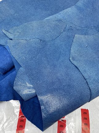 H762厚度1.0mm进口头层意大利进口宝蓝色珍珠鱼纹牛皮 手感微软