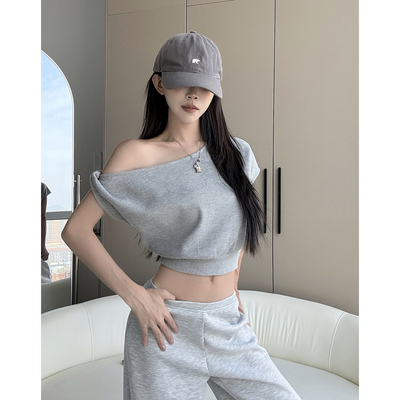 MianCun小香私服'瘦成闪电 肌理感扭结无袖上衣斜领露肩短袖T恤女