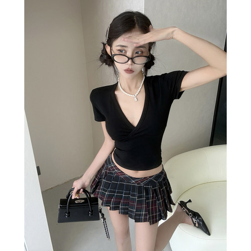 MianCun小众低胸V领正肩短袖t恤女夏季修身辣妹短款设计感上衣