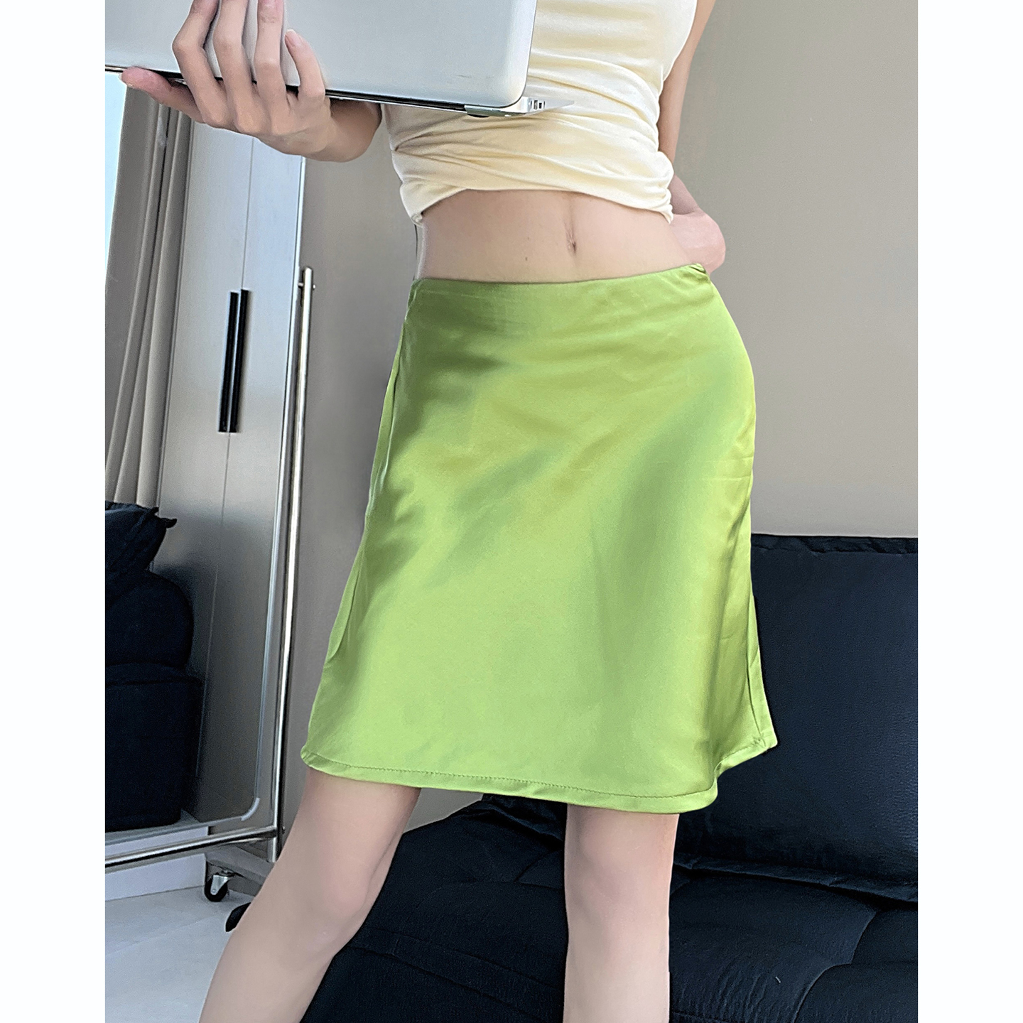 高级缎面感仿醋酸半身裙女