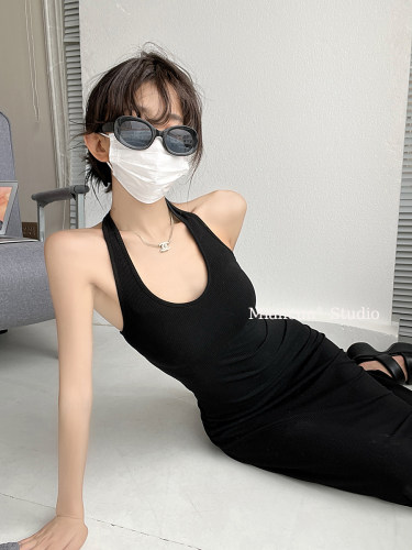 辣妹露背挂脖连衣裙女