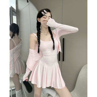 温柔软妹性感纯欲吊带低胸睡裙女舒服质感收腰开衫上衣短裙套装