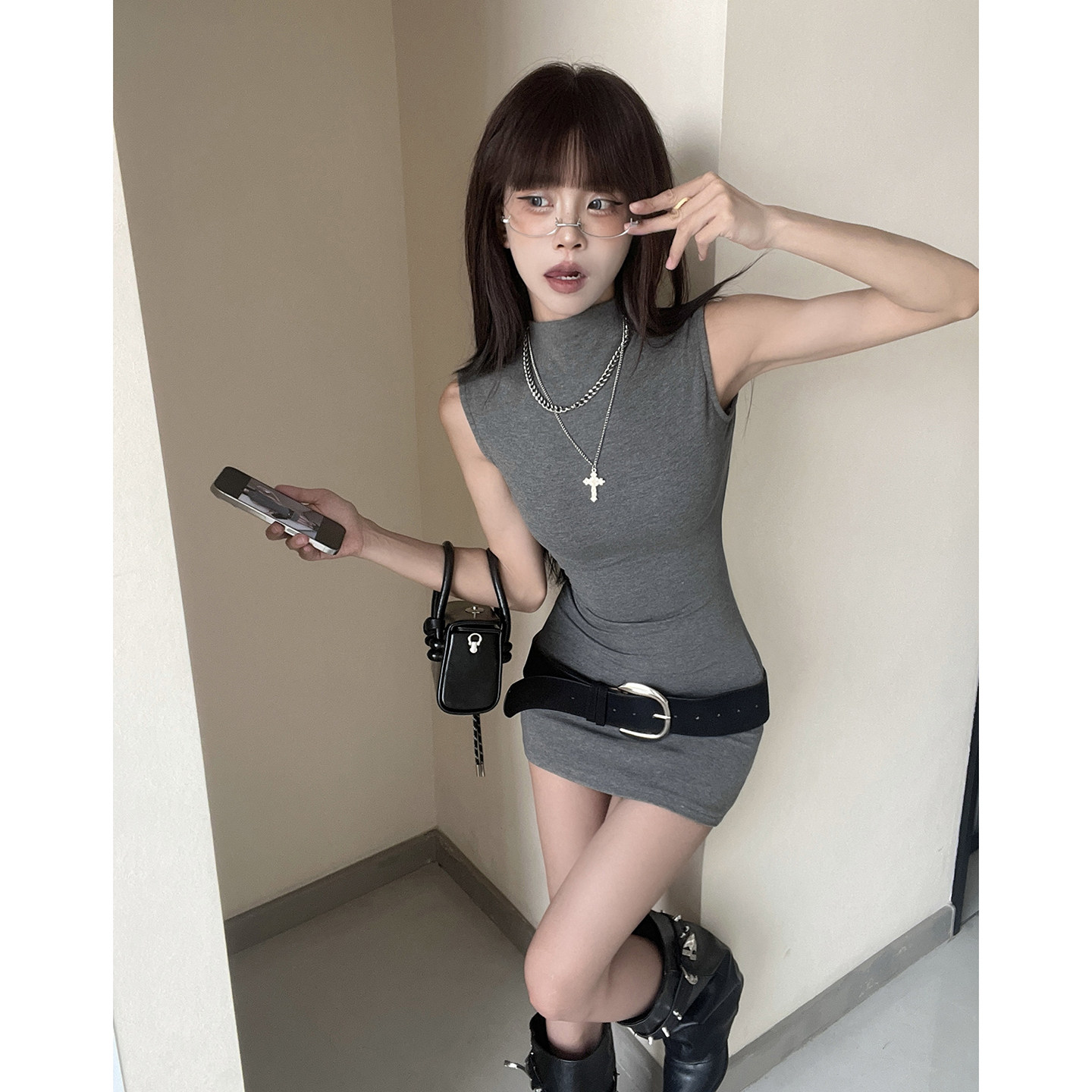 灰色高领美式修身紧无袖背心连衣裙女夏季辣妹纯欲收腰包臀裙子