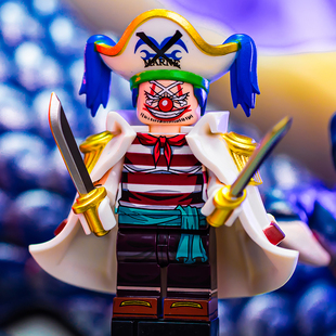 积木人仔国潮玩具 鹰眼米霍克艾尼卡益智拼装 小丑 巴基海贼王新款