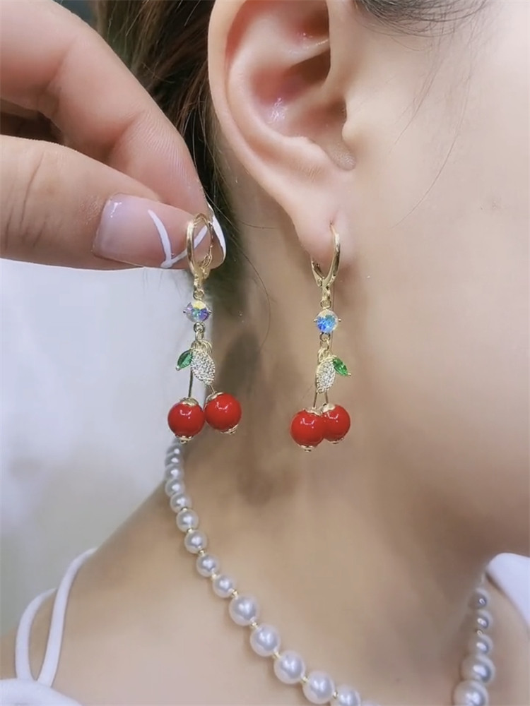 红樱桃耳环女显脸瘦甜美气质耳饰
