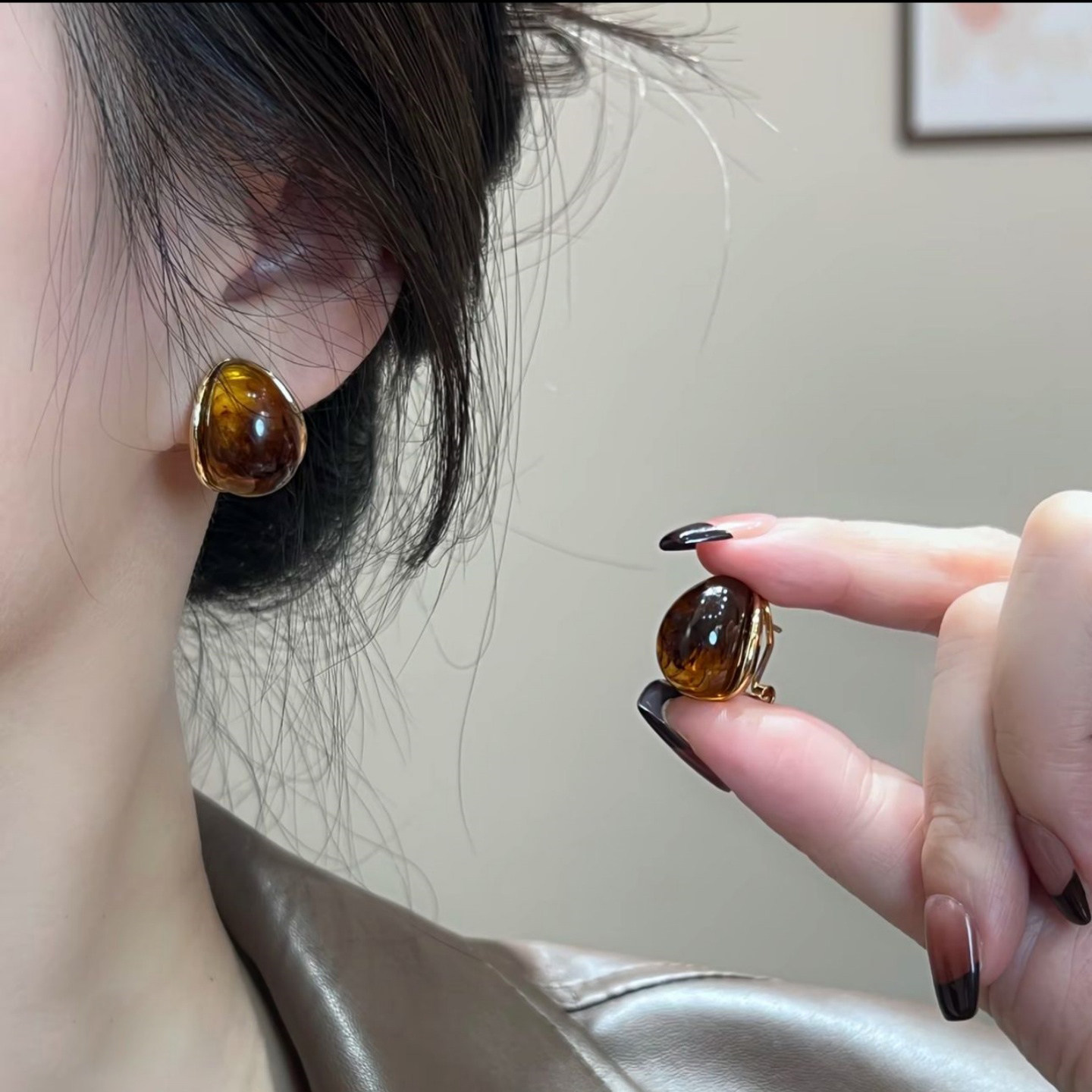 轻奢复古秋冬美拉德水滴耳扣