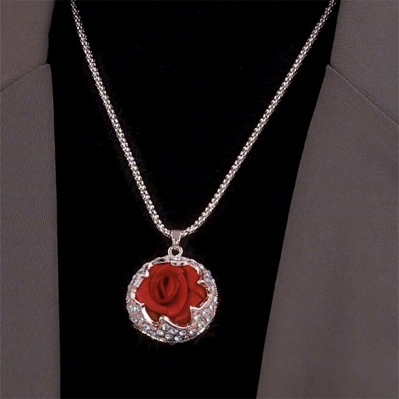 红色玫瑰花吊坠长款毛衣链女气质百搭设计感花朵项链秋冬挂件配饰