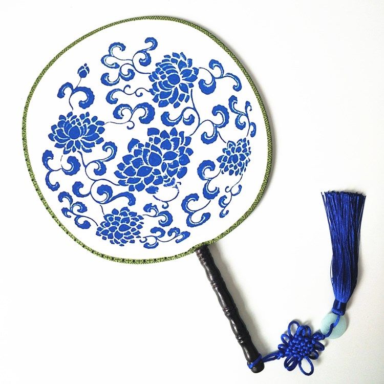 古典团扇圆形红花绫绢仕女圆扇子双面青花瓷24公分旗袍秀舞蹈宫扇