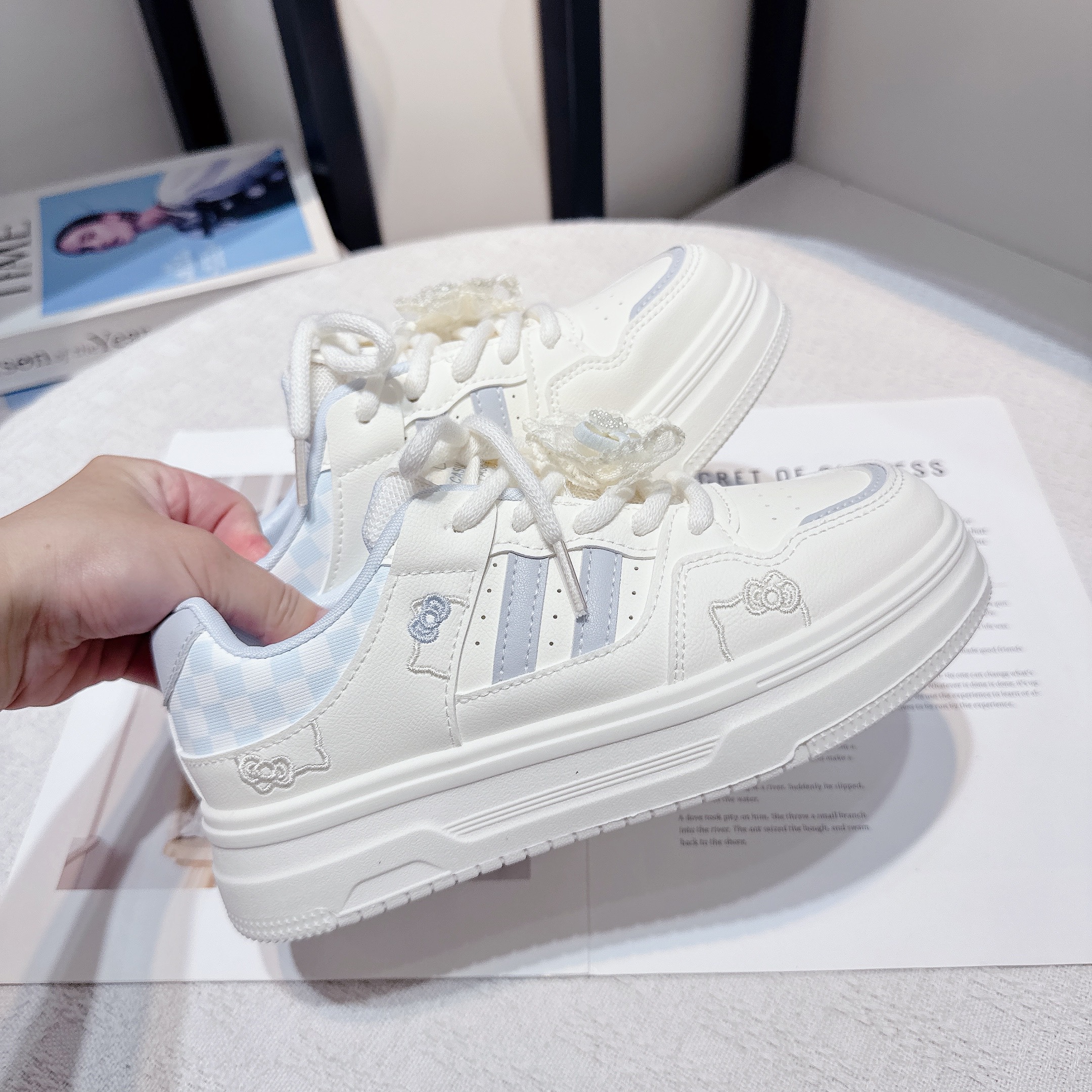 爆款厚底板鞋女2025年新款