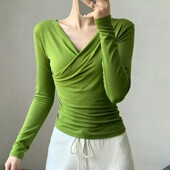 打底衫 性感v领长袖 t恤设计感收腰显瘦辣妹短款 爆款 上衣女2026秋款