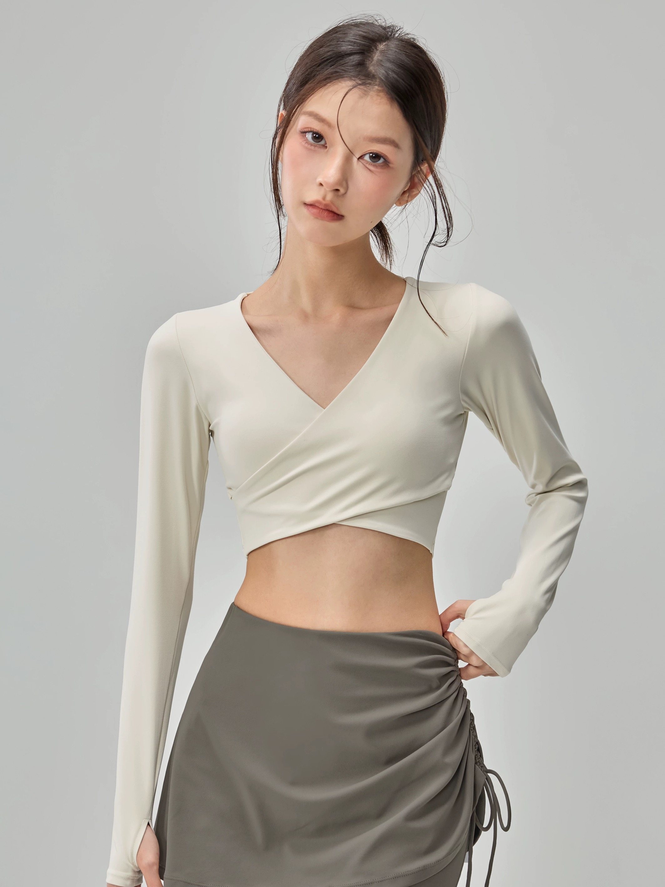 带胸垫瑜伽服女v领外穿裸感聚拢美背运动长袖普拉提训练健身上衣,运动服/休闲服装,健身衣,淘宝优惠券,粉丝福利购,淘宝优惠卷