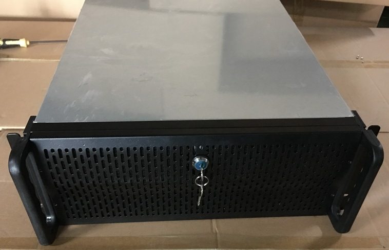 4U550深服务器机箱可装至强双CPU大板, 雷石,联志 ipfs挖币10盘位