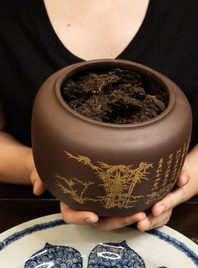 大雪山野生茶 古树熟茶 紫砂罐装 果胶甜的熟普2015年