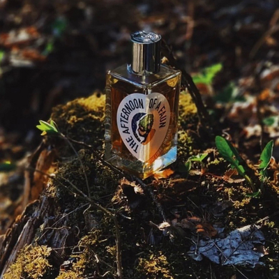 解放橘郡 牧神的午后 温暖辛甜玫瑰酒酿深沉没药神秘异域香水小样