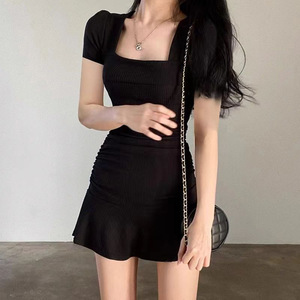夏方领鱼尾小黑裙感黑色赫本风韩系风格穿搭小个子短款连衣裙