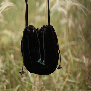 慢慢变蓝原创 细腻丝绒单肩包束口百搭钱袋子 荼