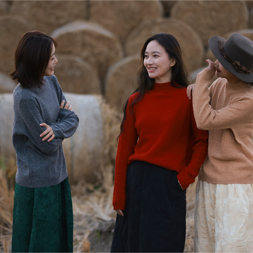 慢慢变蓝原创 秋冬亲肤软糯100山羊绒半高领毛衣轻薄宽松保暖