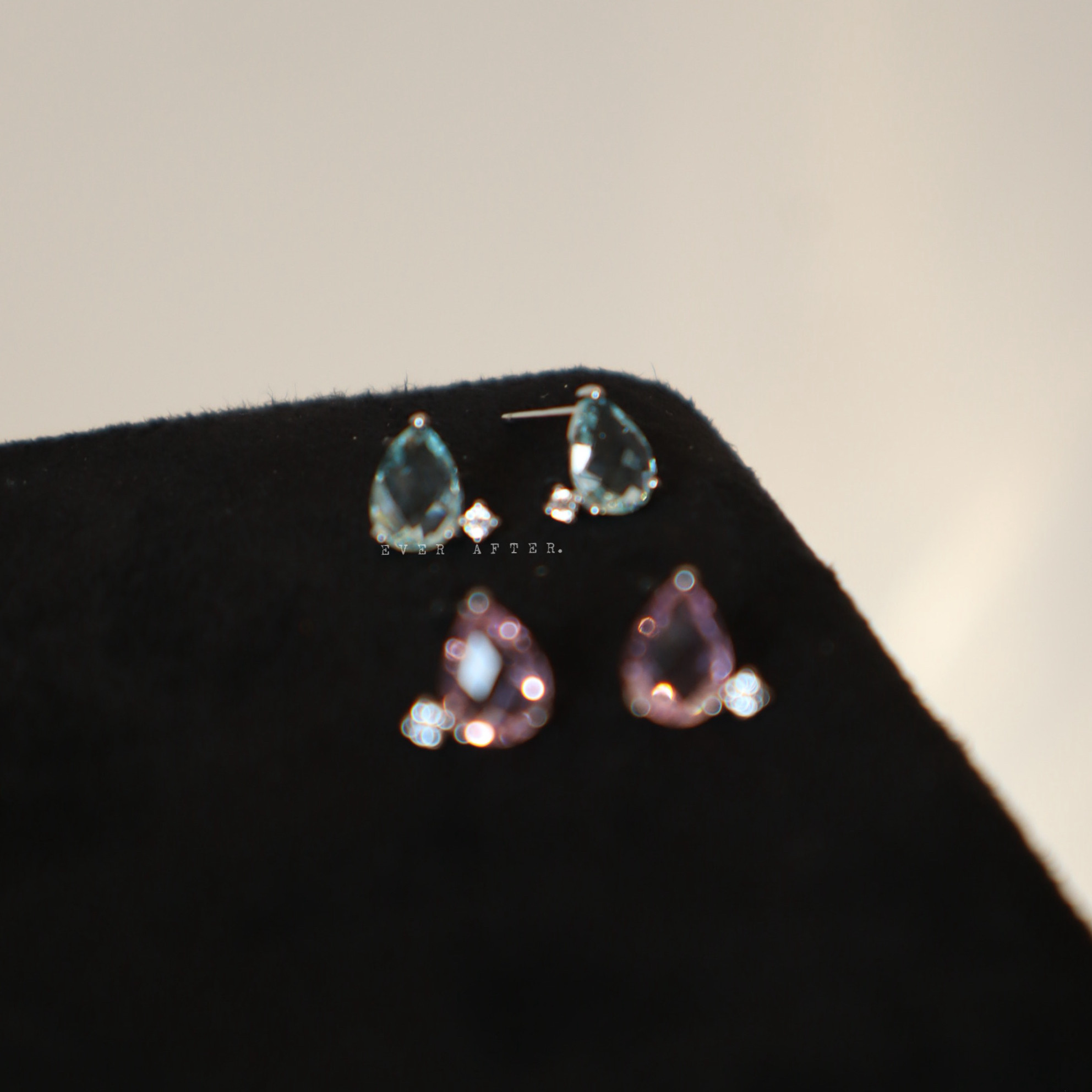 爆闪梨形水滴锆石耳钉女 s925纯银小众设计感轻奢耳垂钉粉钻/蓝钻,饰品/流行首饰/时尚饰品新,耳钉,淘宝优惠券,粉丝福利购,淘宝优惠卷