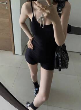 黑色高街吊带连体衣裤女夏季2025新款设计感小众独特别致打底裙裤