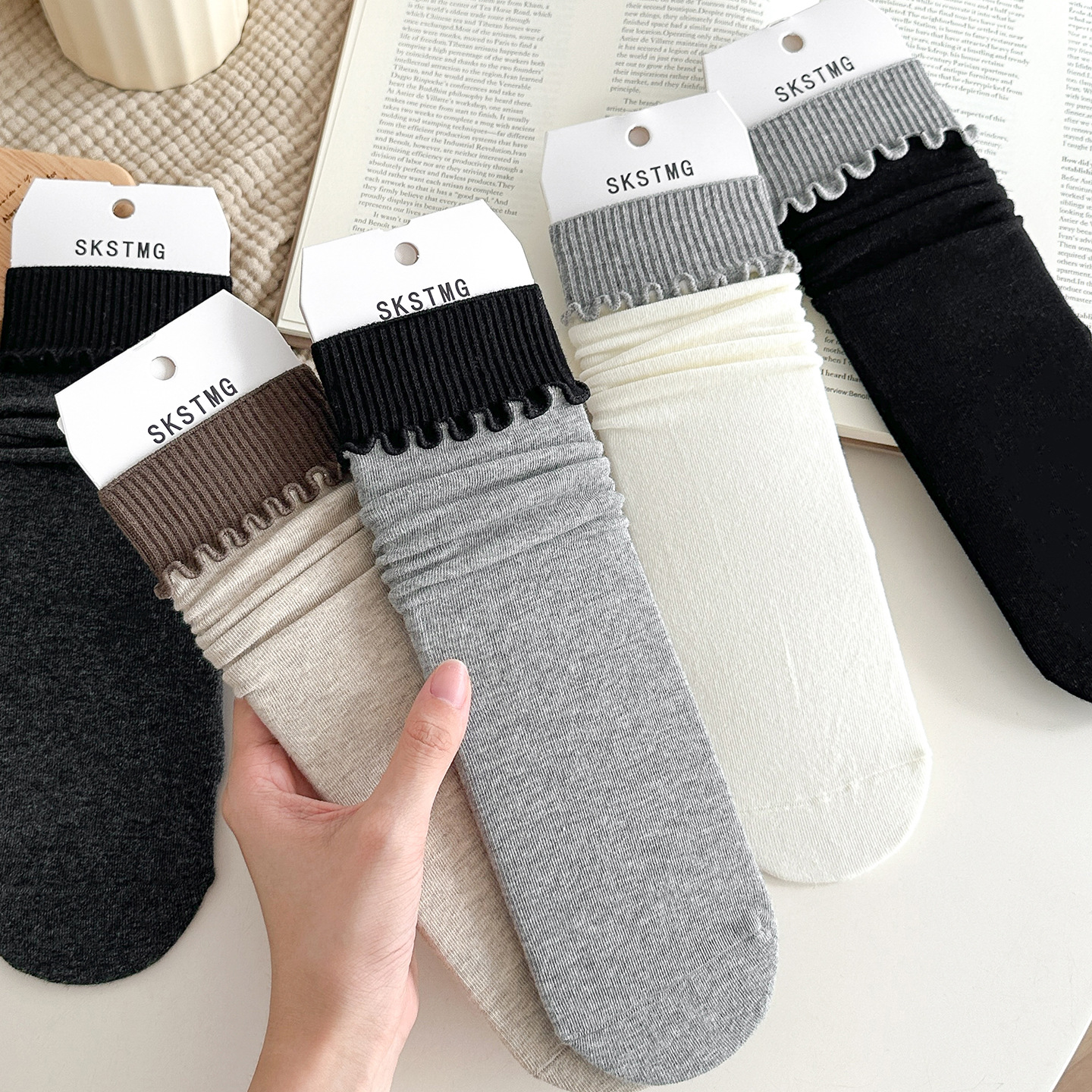 撞色木耳边袜子女中筒袜春秋款