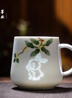 景德镇陶瓷高白泥玲珑玉兔马克杯