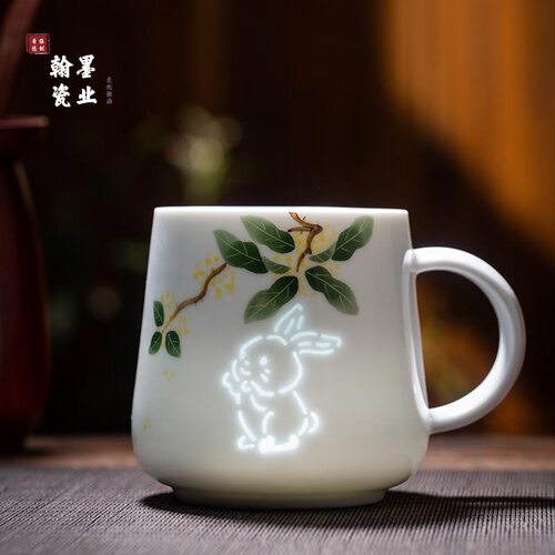 景德镇陶瓷高白泥玲珑玉兔马克杯