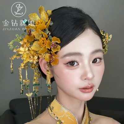 金钻新娘金色边夹中式龙凤褂发饰