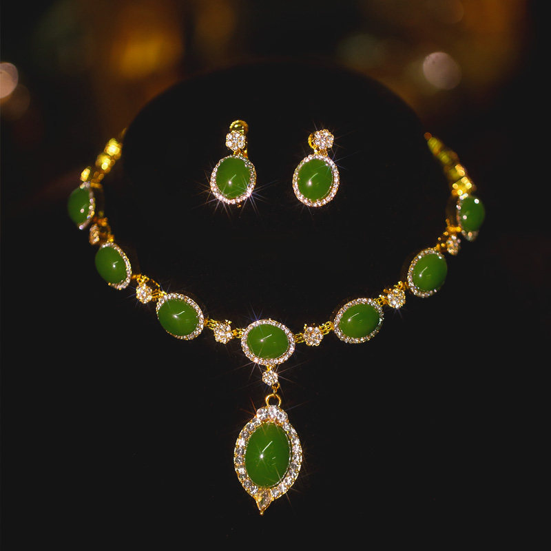 金钻新娘配饰新款绿宝石项链耳环套装秀禾服水钻锁骨复古结婚配饰