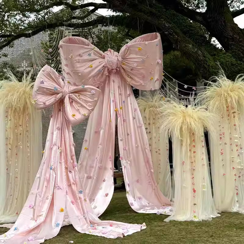 迎新氛围布置2026超大蝴蝶结美陈