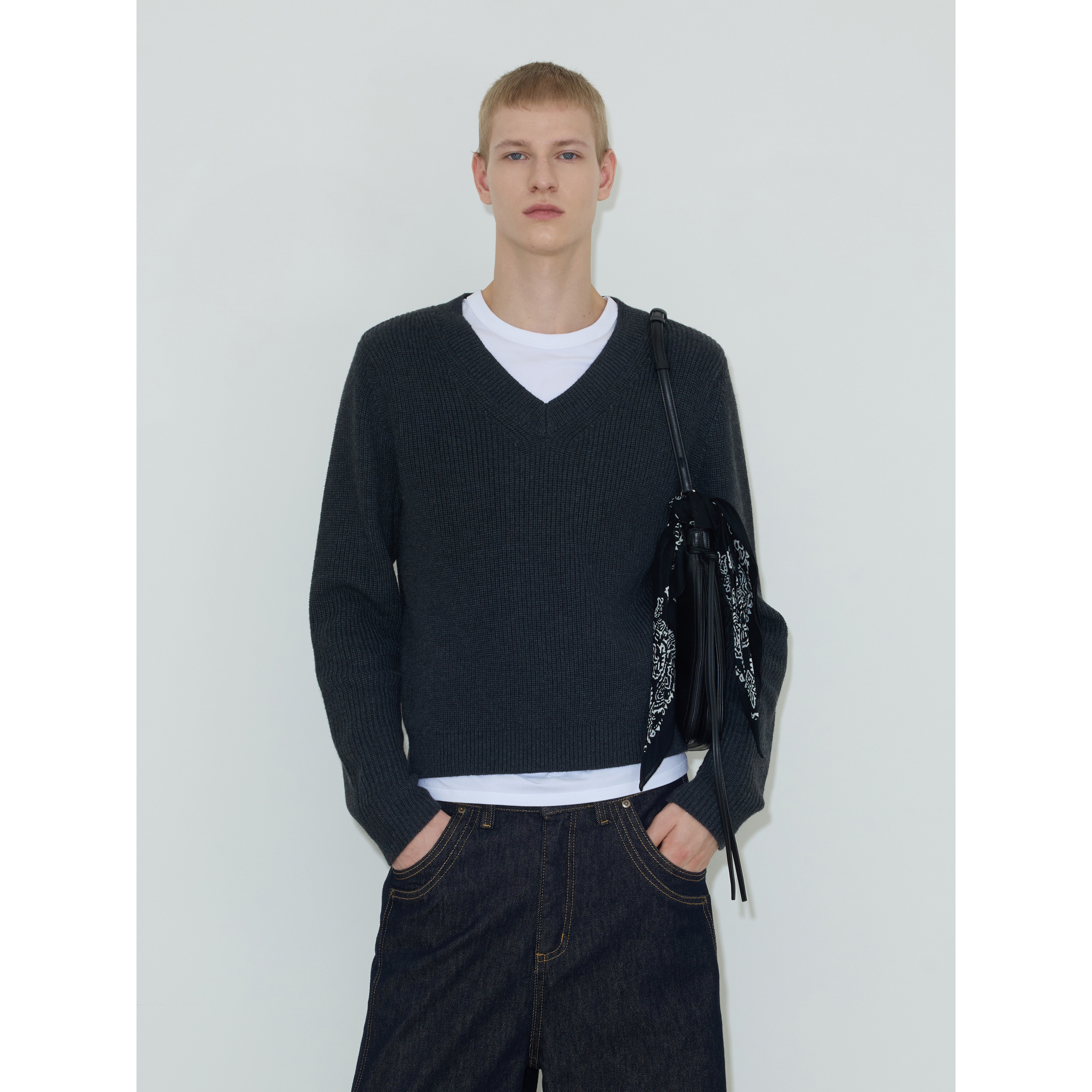 weave灰色垫肩羊毛衫毛衣v领