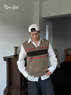 V领针织背心 时髦 weave 卡其撞色条纹宽松破损学院马甲 现货