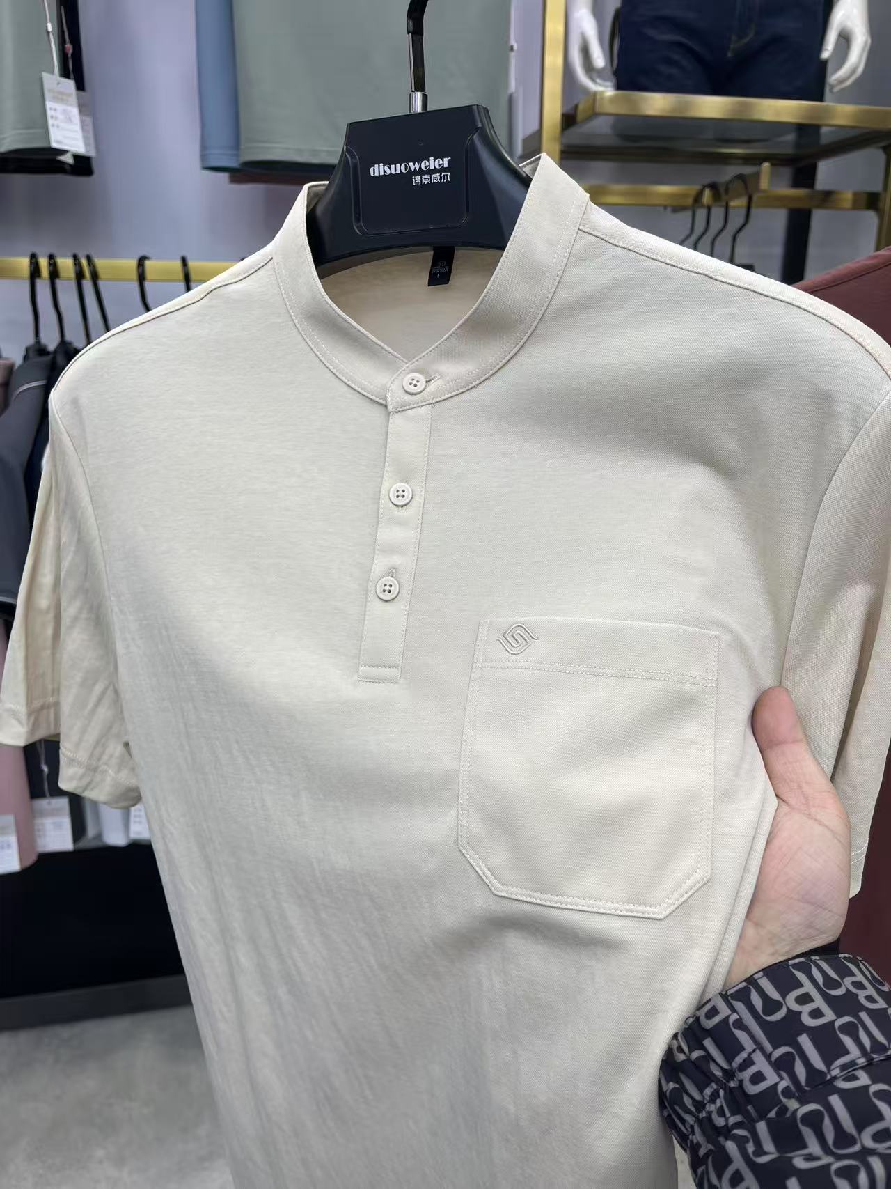 2025年夏季新款棉麻刺绣亨利领中青年男士短袖体恤带口袋开叉T恤